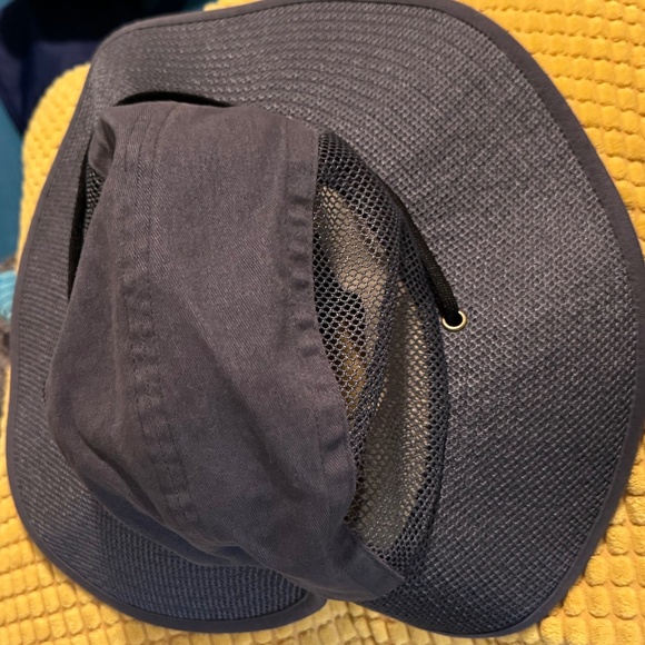 Duluth Trading Women's Crusher Packable Tulip Hat (L/XL Blue) - Picture 4 of 5